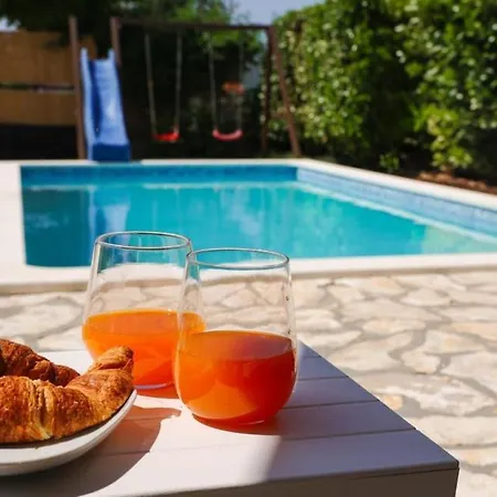 Krnic By Guide Villa Konjevrate